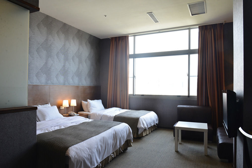 The Galerie Hotel Taichung Exterior foto
